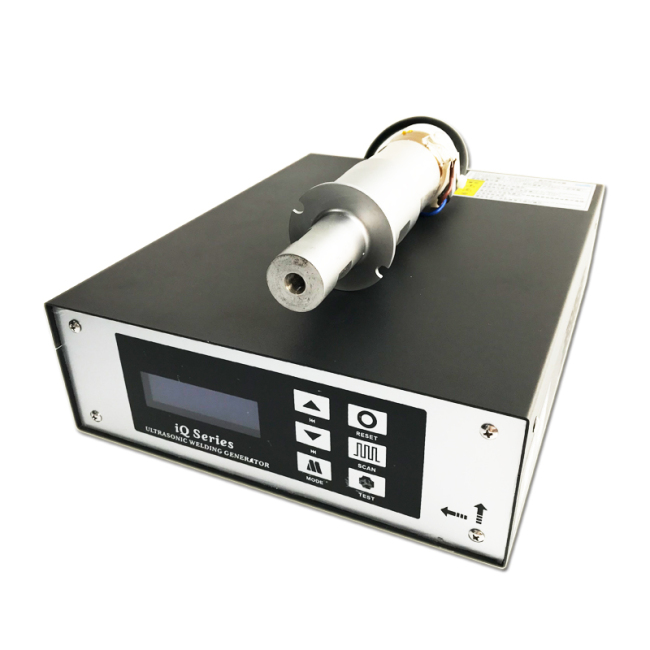 Ultraschallschweiß-Vibrationsgenerator 15 kHz 20 kHz für PP-PVC-PE-ABS-Vlies-Kunststoff-Ultraschallschweißmaschine