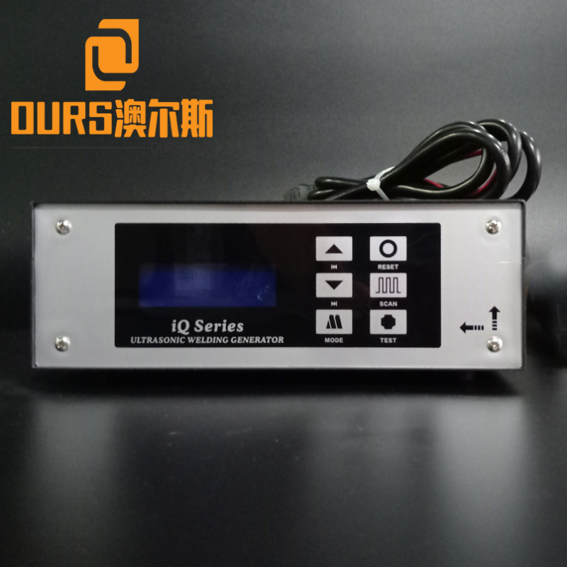 Factory produced 20KHZ 1000W/1500W/2000W ultrasonic plastic welding generator and transducer with horn