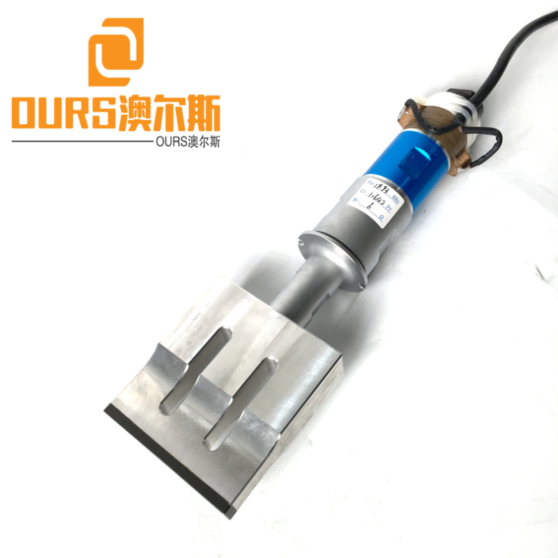 Hot Sales 20KHZ 2000W Ultrasound Welding Generator for Medical Face Inner Earloop Disposable Mask Welding Making Machine