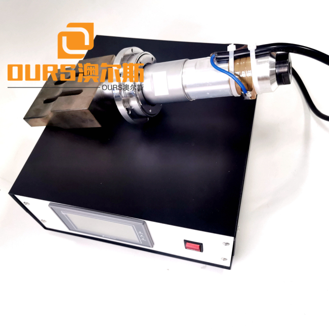 Vietnam medical TCCS-mask ultrasonic welding machine 2600w 20khz ultrasonic generator and transducer