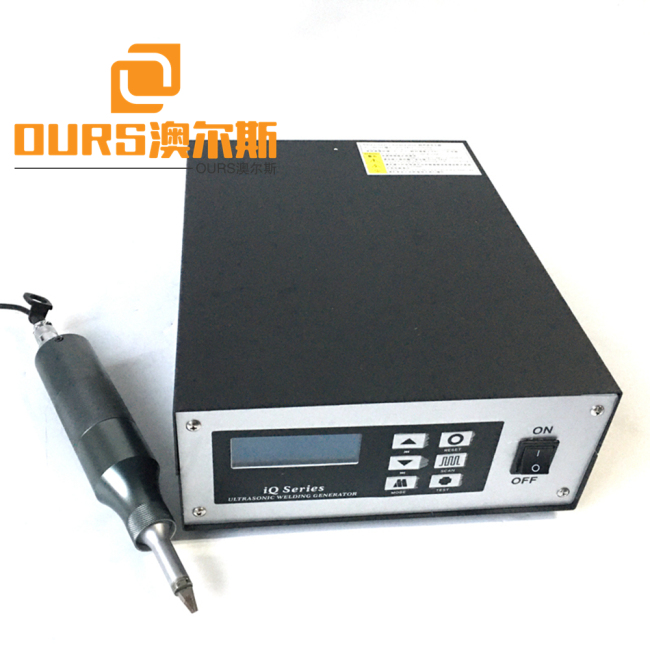300 W 35 kHz Ultraschall-Schneidemaschine für Kunststoff inklusive Generator und Wandler sowie Horn und Ultraschall-Schneidemesser