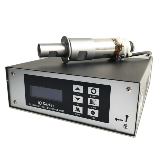 Schweiß-Ultraschallgenerator 15 kHz 20 kHz 28 kHz für Ultraschall-Kunststoff-Parfümkasten-Schweißgerät mit 2000-W-Stromgenerator