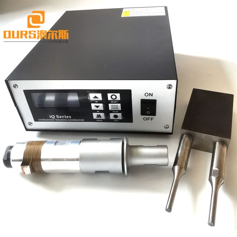 2000W Ultrasonic Welding Generator And 20KHZ Transducer With Two Welding Horn For Plastic Machine