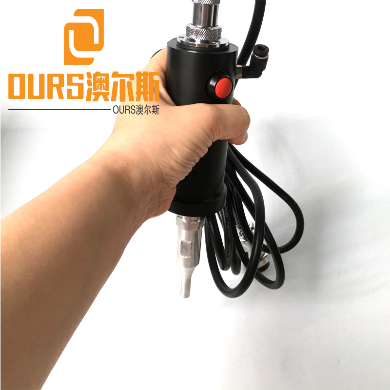 28KHZ Regular Frequency Hand - Held Ultrasonic Spot Welding Machine Equipment For Seamless Shoes