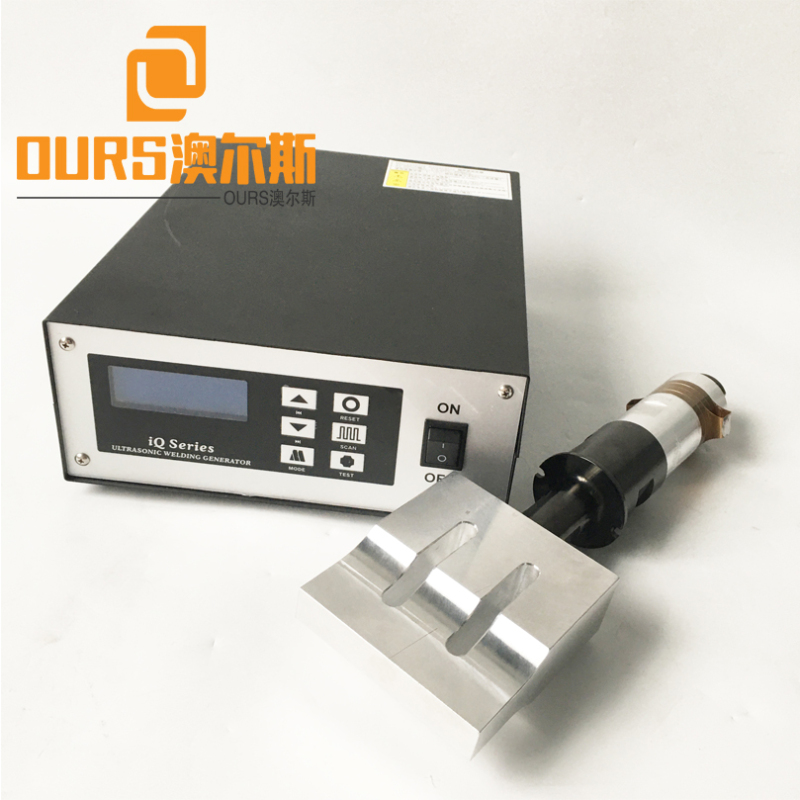 Hot Sales 20KHZ 2000W Ultrasonic Welding generator And Horn for Making Non Woven Masks