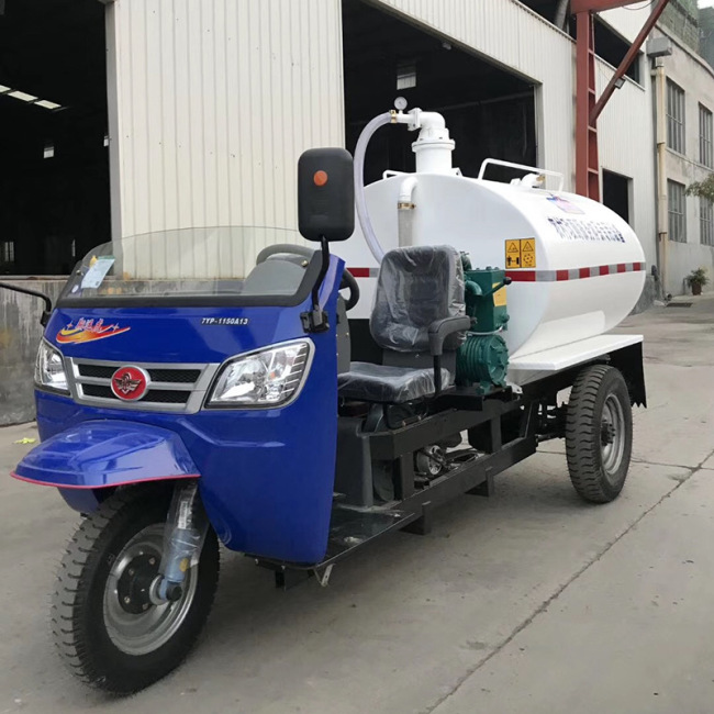 1.5m3  Fecal Suction Truck Three Wheeled Agricultural Sewage Suction Trucks Diesel Three Wheeled Manure Suction Truck Price