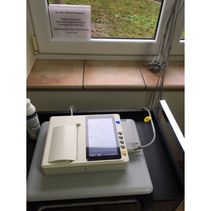 저렴한 가격으로 지능적으로 병원에 유용한 디지털 ECG 제조 기계