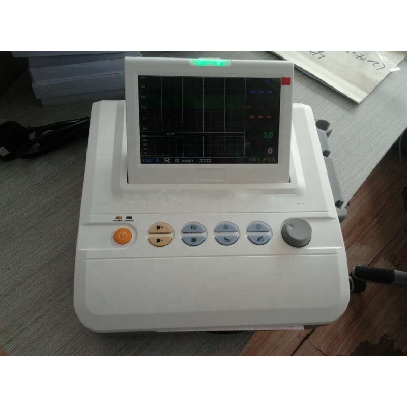 Фетальний монітор з сигналізацією серцевого ритму плода