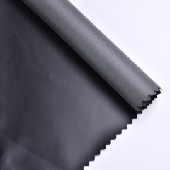 SK229062 material suave al tacto adecuado para prendas de vestir de cuero de 0.2 MM de espesor con respaldo Pongee hecho en la fábrica de China