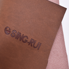 Logotipo personalizado en relieve Respetuoso con el medio ambiente Cambio de color sintético Etiqueta de cuero Ropa Jeans Parche de cuero PU
