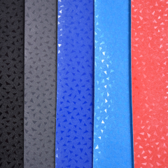 Muestra gratis 2020 s/w colección tela de cuero sintético de pvc en relieve para zapatos patrón de triángulo Múltiples colores para elegir