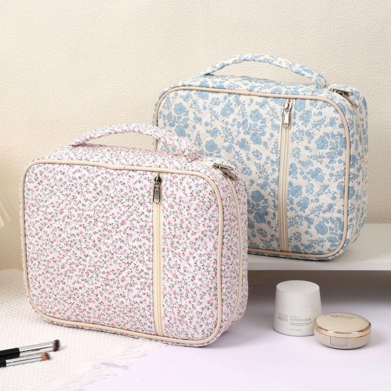OEM & ODM Quilted Cotton Bible Tote Bag Book Organizer Casual Style Bible Cover Case with Zipper for Protection
