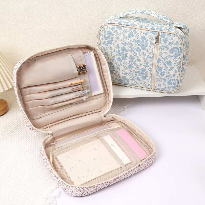 OEM & ODM Quilted Cotton Bible Tote Bag Book Organizer Casual Style Bible Cover Case with Zipper for Protection