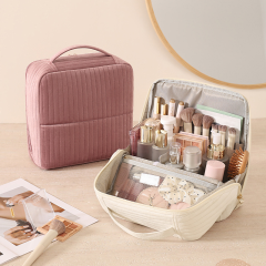 Trousse de toilette en velours au design innovant, élégante et portable, idéale pour ranger vos pinceaux de maquillage. Grande capacité, personnalisable avec logo.