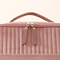 Trousse de toilette en velours au design innovant, élégante et portable, idéale pour ranger vos pinceaux de maquillage. Grande capacité, personnalisable avec logo.