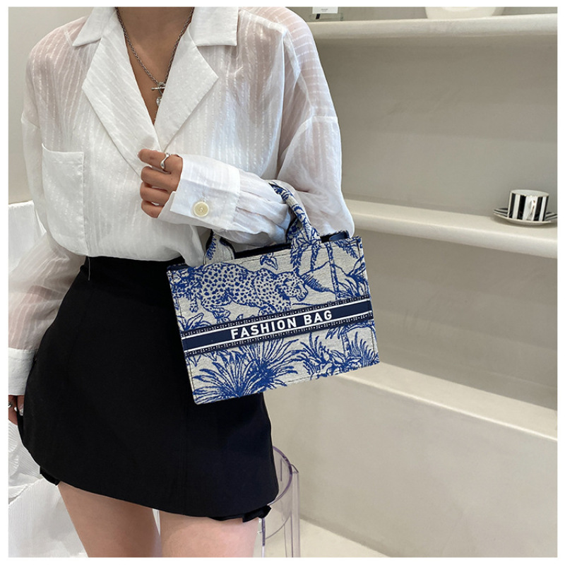 حقيبة قماش قطنية معتمدة من GOTS | حزام واحد معزز + سعة قابلة للتوسيع ٣٥ لترًا