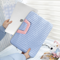 OEM ODM Padded Quilted Laptop Sleeve Luxury Bubble Design Protective Notebook Bag Case for Corporate Gift Wholesale