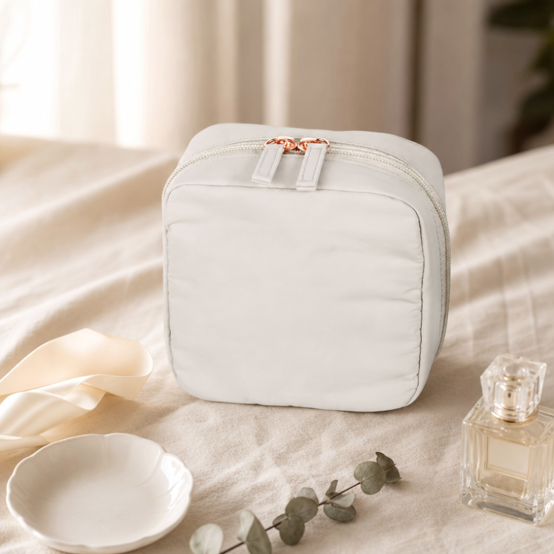 Custom Logo Square Quilted Pouch Padded Toiletry Bag Minimalist Travel Makeup Organizer for Women
