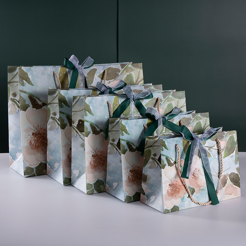 Wholesale Custom Logo Printed Personalized Gift Shopping Paper Bag With Ribbon Handle