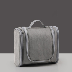 Custom Logo High Quality Leather Makeup Hanging Toiletry Plain Cosmetic Bag For Men