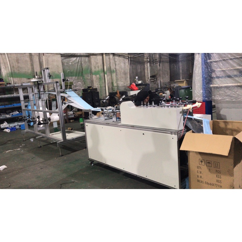 Fully automatic disposable face flat mask forming making machine