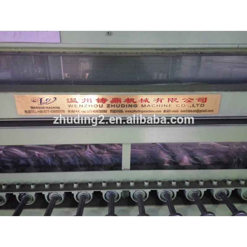 Automatic non woven bag cutting and sewing machine