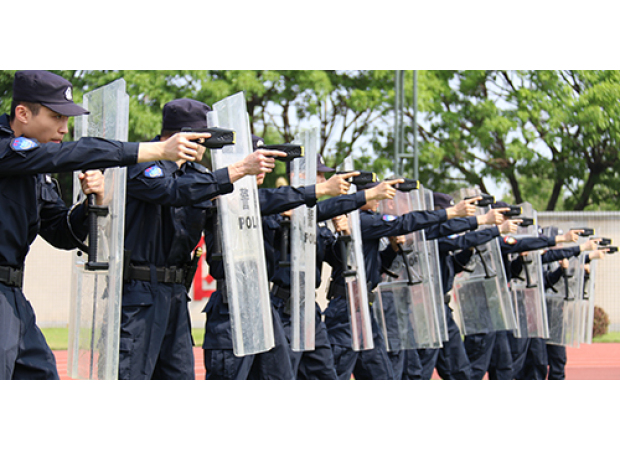 How Does the Voltage of a Stun Gun Affect Its Effectiveness?