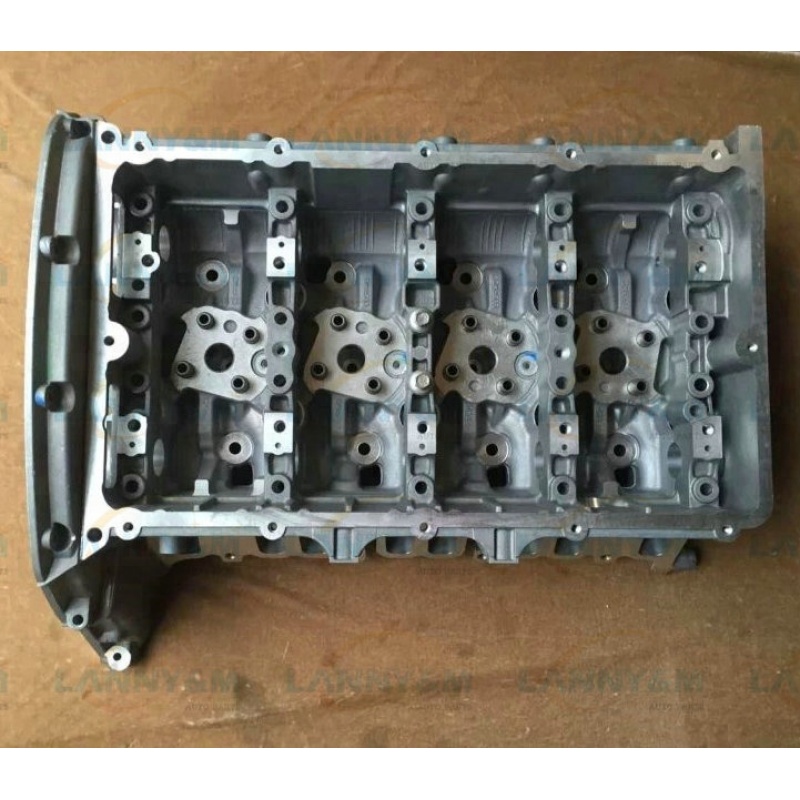Genuine part LR Defender 90 2.2L Engine Cylinder Head