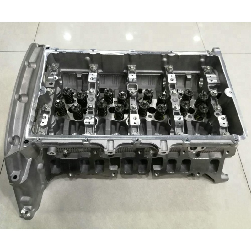 Genuine part LR Defender 90 2.2L Engine Cylinder Head