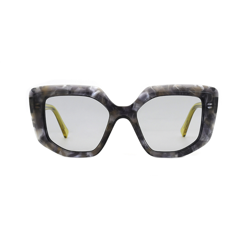 Fashionable sunglasses round glasses
