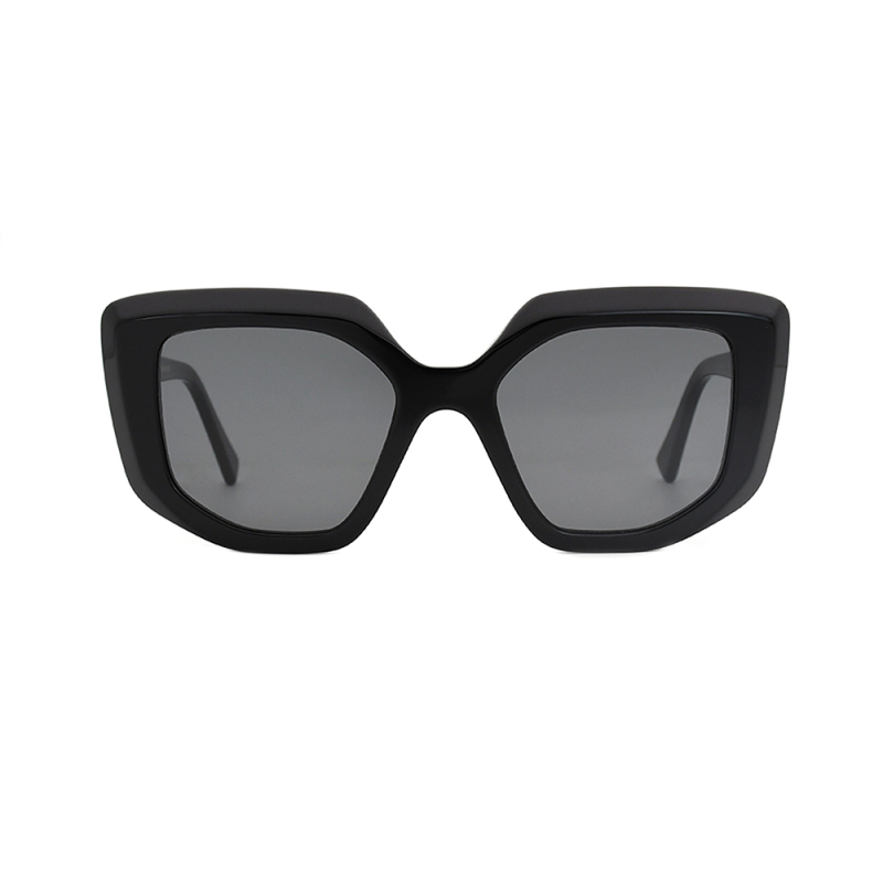Fashionable sunglasses round glasses