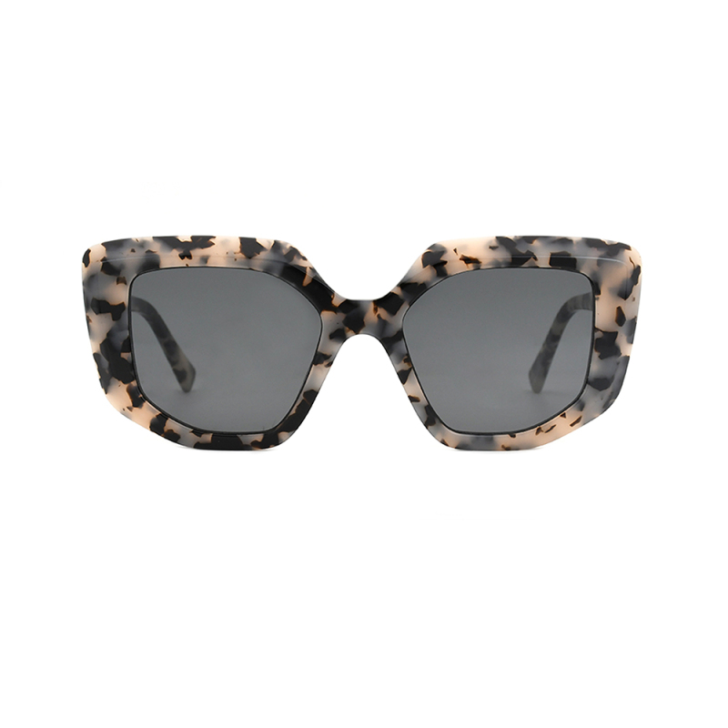 Fashionable sunglasses round glasses