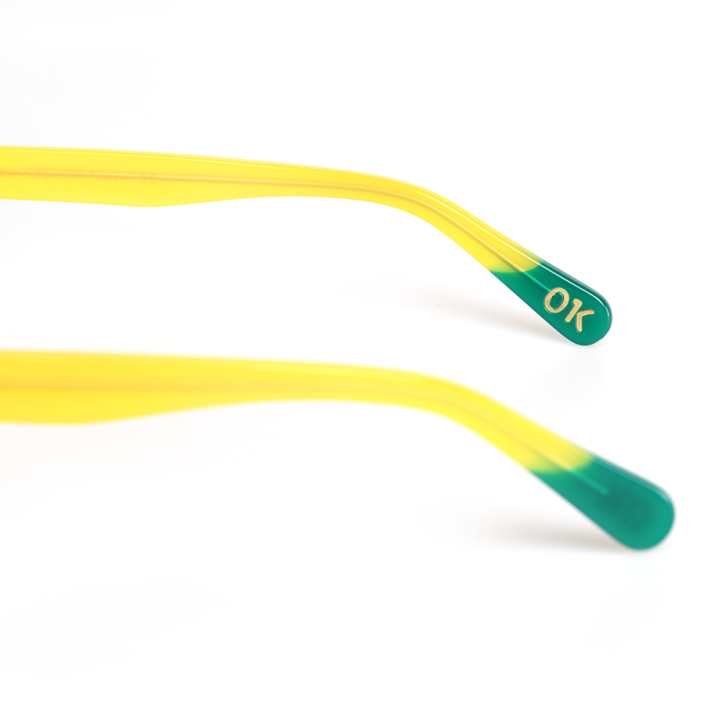 Fashionable sunglasses round glasses