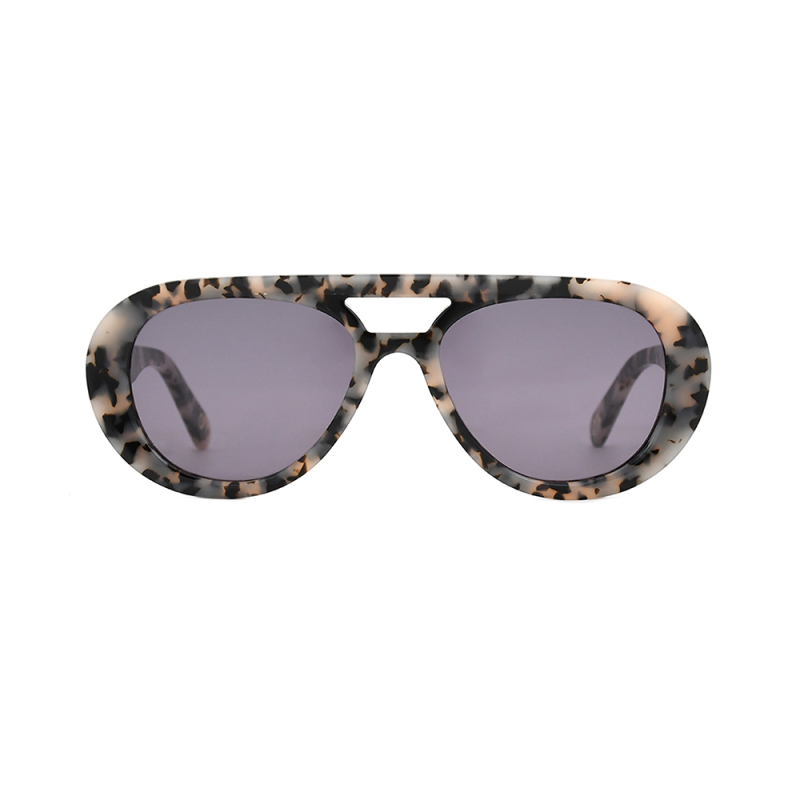 Fashionable sunglasses round glasses
