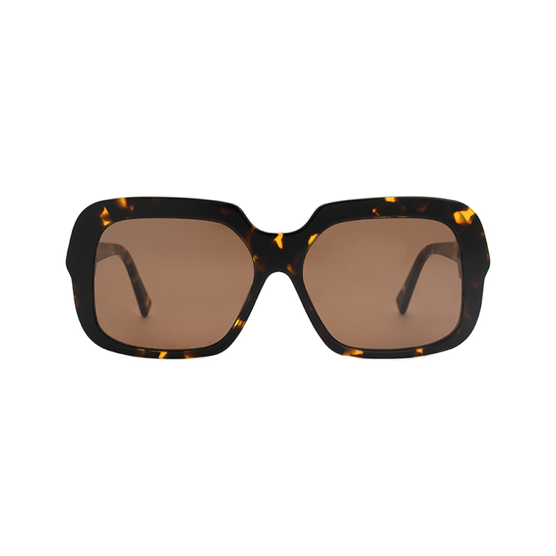 Fashionable sunglasses round glasses