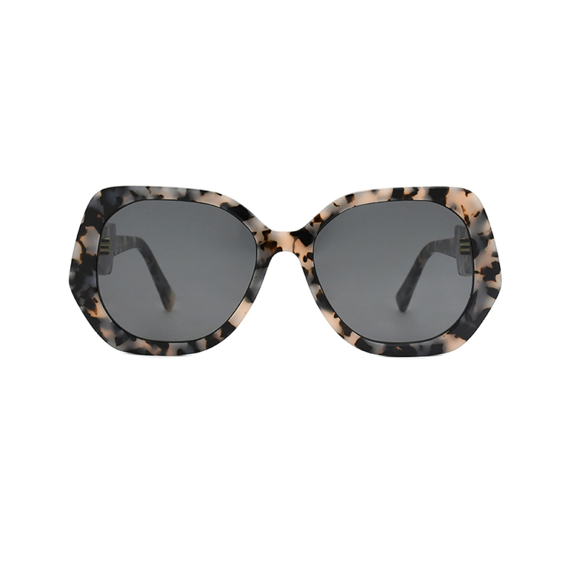 Fashionable sunglasses round glasses