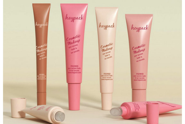 Tube de brillant à lèvres mat opaque de couleur personnalisée