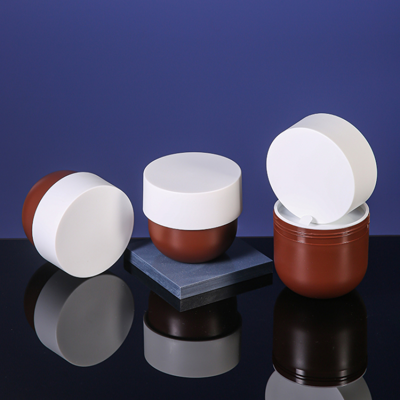 Баночка для скраба для тела объемом 275 мл с большой крышкой.