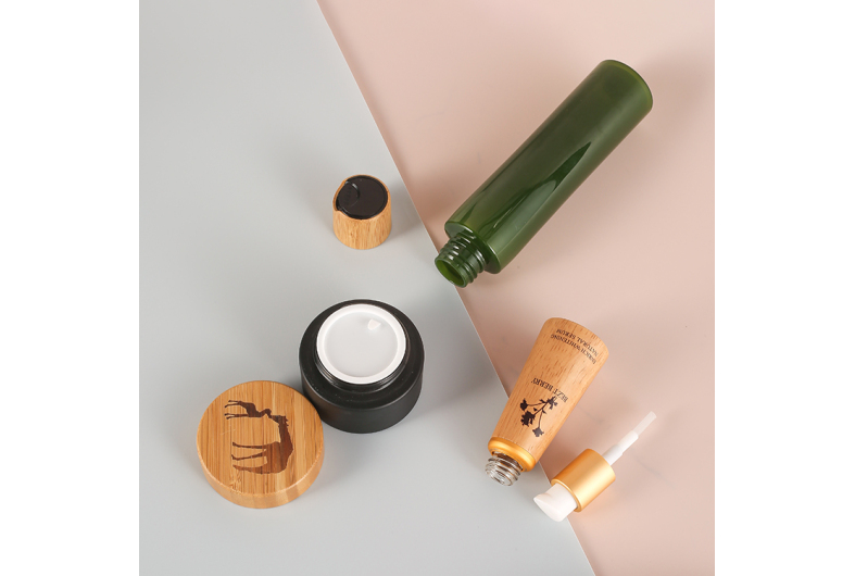 Pourquoi les vaporisateurs et pots en PET avec couvercles en bambou se démarquent-ils sur le marché des soins de la peau de luxe&nbsp;?