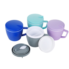 Portable Outdoor Cute Carton Pattern 550ml Colorful Food Lunch Box Containers PP Plastic Food Storage Jars with Fork and Spoon