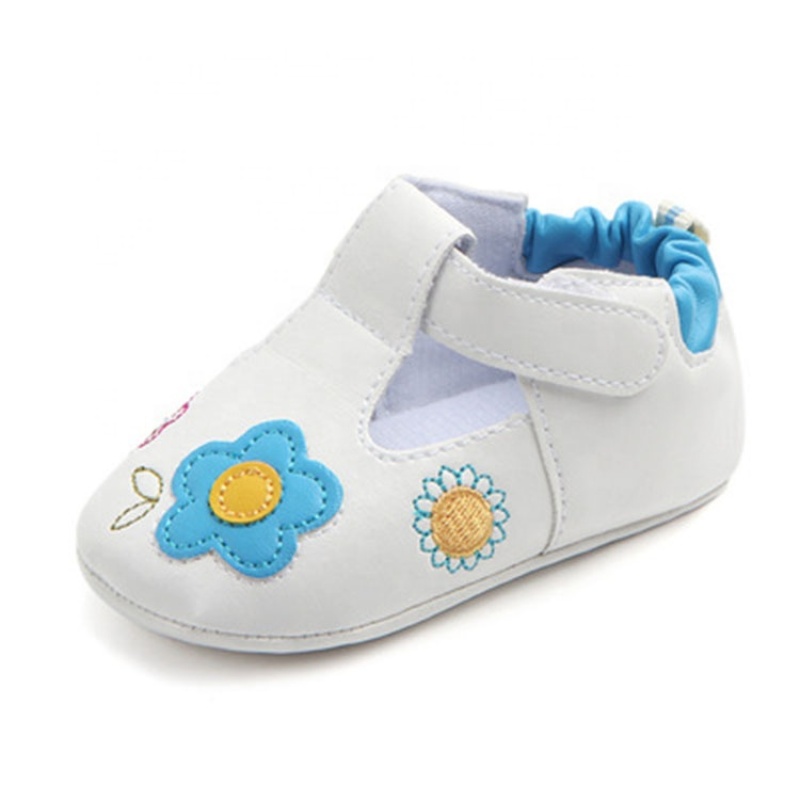 Factory direct sales high quality round toe flower embroidered leather toddler sandals