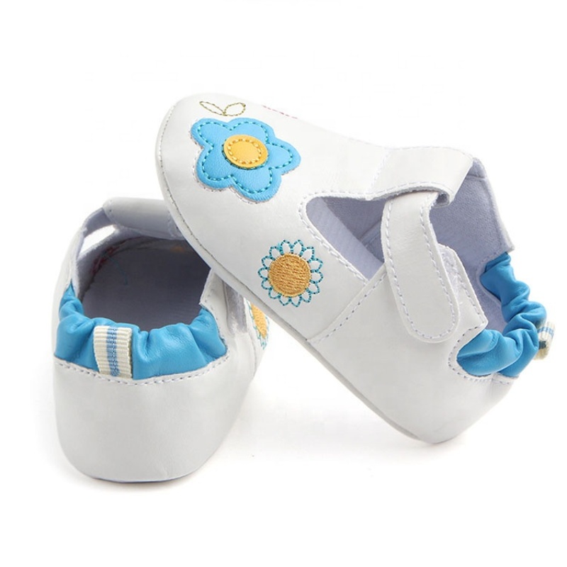 Factory direct sales high quality round toe flower embroidered leather toddler sandals