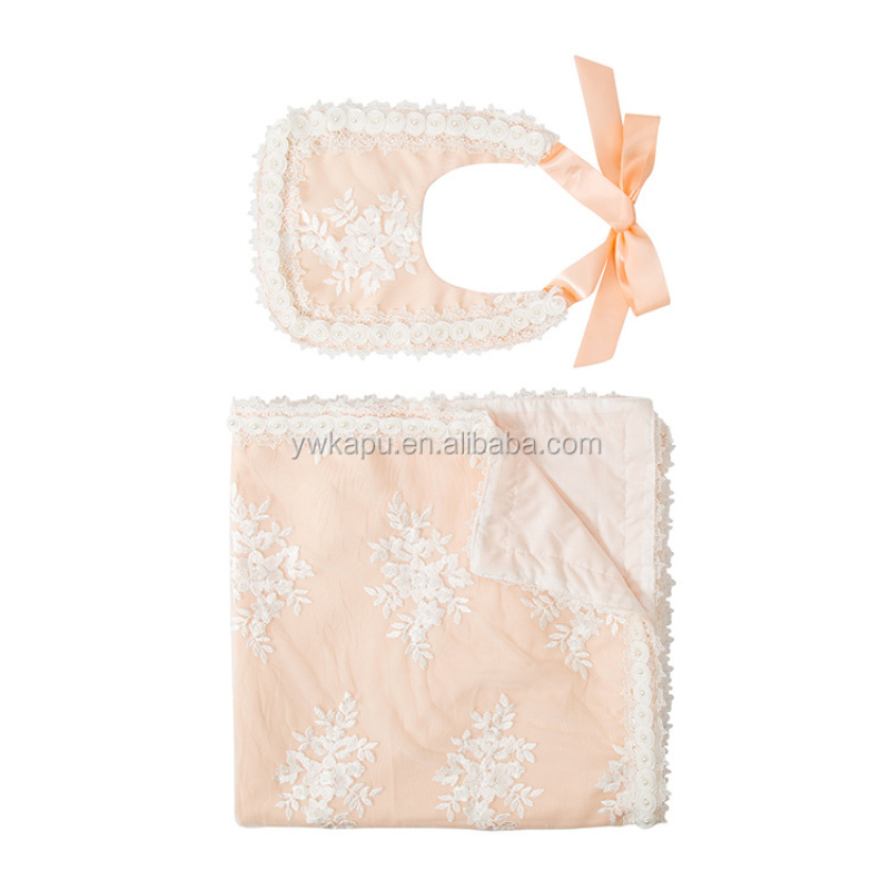 Manufacturers selling custom color cotton baby flower lace drool bibs baby blanket set