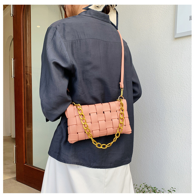 Lingge Chain Shoulder Messenger Bag Square Handbag