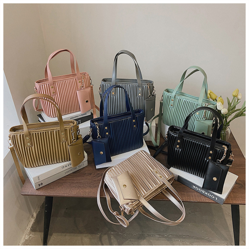 New Large-Capacity Tote Bag Vertical Stripes Elegant Ladies Shoulder Bag Ins Popular Messenger Bag