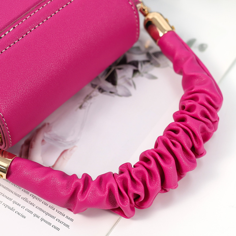 Wholesale Summer Popular Mini Bag Female 2021 New Trendy Fresh Fashion Small Square Bag Messenger Chain Ruched Hand Bags