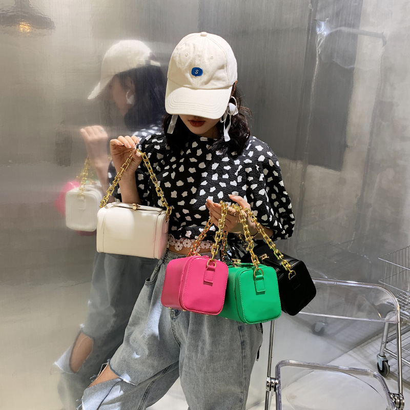Trendy Fashion Designer Handbag Acrylic Chain Crossbody Bag 2021 Handbag Retro Style Crossbody Bag Women