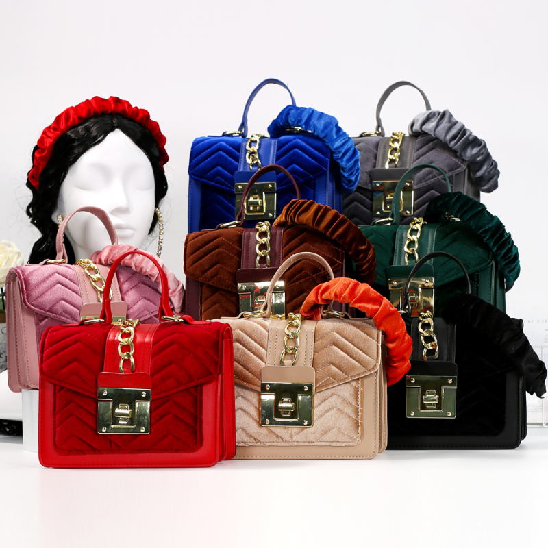 Wholesale Velvet Lingge Chain Messenger Bags And Elegant Ladies Fold Hair Band Two Pieces Set Design Women Purses And Handbags