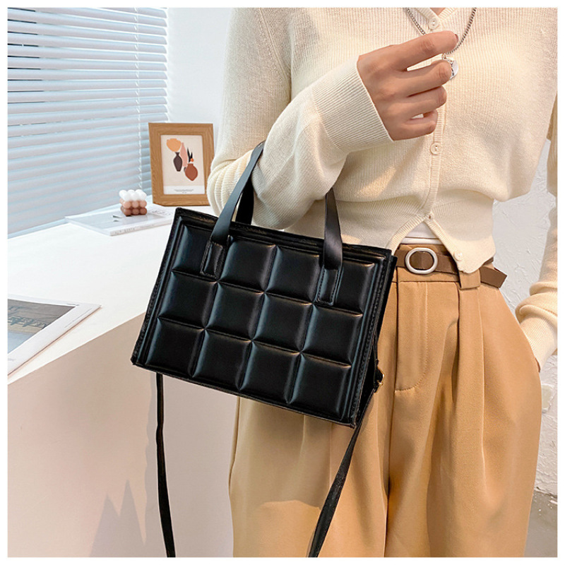 Retro Rhomboid Embroidery Thread Vertical Square Bag Single Shoulder Messenger Bag