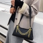 Lingge Thick Chain Handbag Retro Female Bag Shoulder Casual Underarm Bag